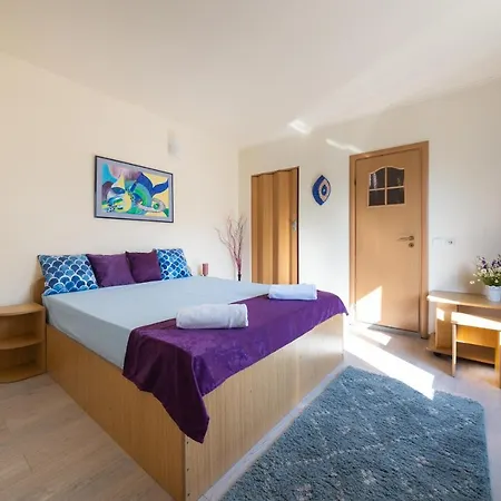Adriana Guest house *
