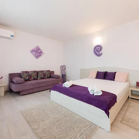 Гостьовий будинок Adriana